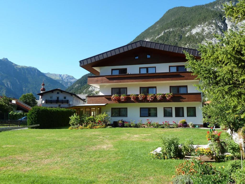 Gastehaus Frischhut Hotel นาซเซอฮัท ภายนอก รูปภาพ